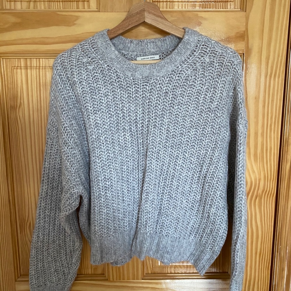 American Eagle gray sweater